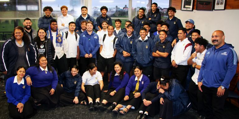 MIT and Blues Rugby renew sponsorship agreement - Manukau Institute of ...